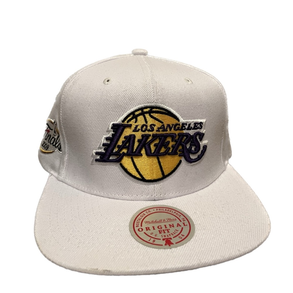 NTW VINTAGE LAKERS FITTED HAT